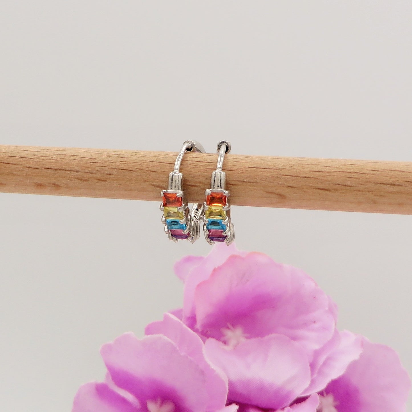 JULIANNE hoops rainbow - acciaio inossidabile- Orecchini mioni cerchio in cubic zirconia taglio baguette