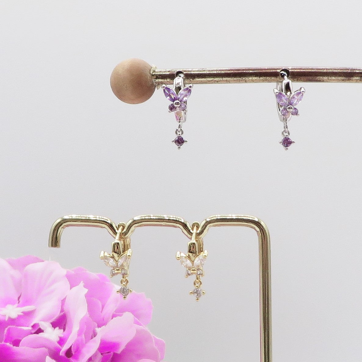 BUTTERFLY HOOP ~ Orecchino ARGENTO 925 cerchietto con farfalla in cubic zirconia ~ Mono orecchino