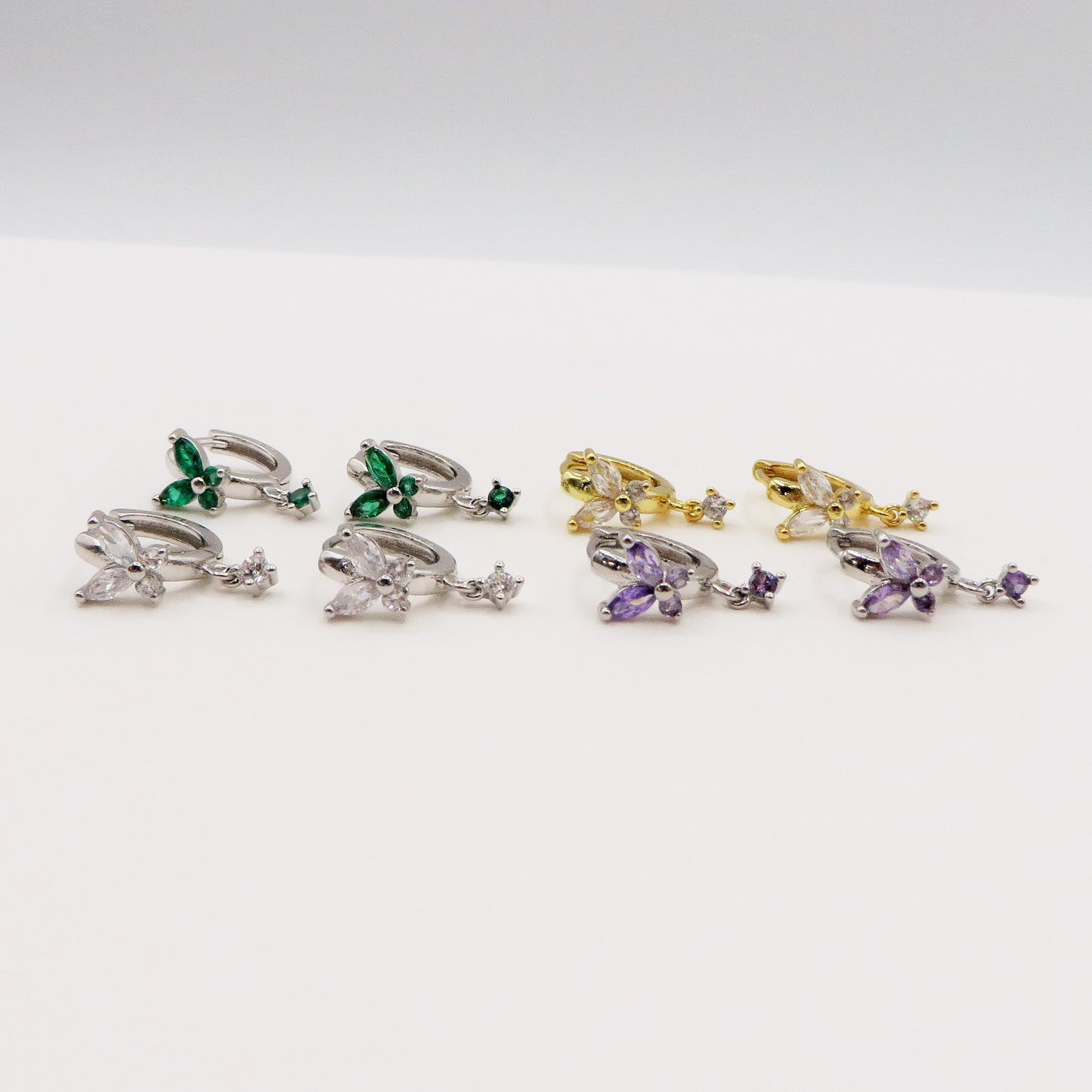 BUTTERFLY HOOP ~ Orecchino ARGENTO 925 cerchietto con farfalla in cubic zirconia ~ Mono orecchino
