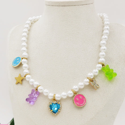 FANTASY - Base Gold - Collana perle e charms rainbow