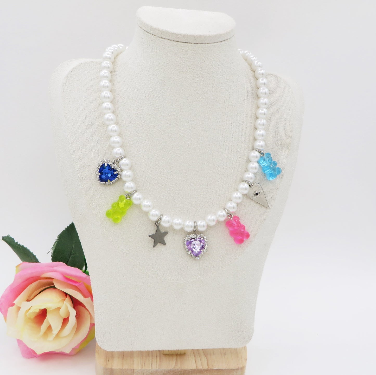 FANTASY - Base silver - Collana perle e charms rainbow