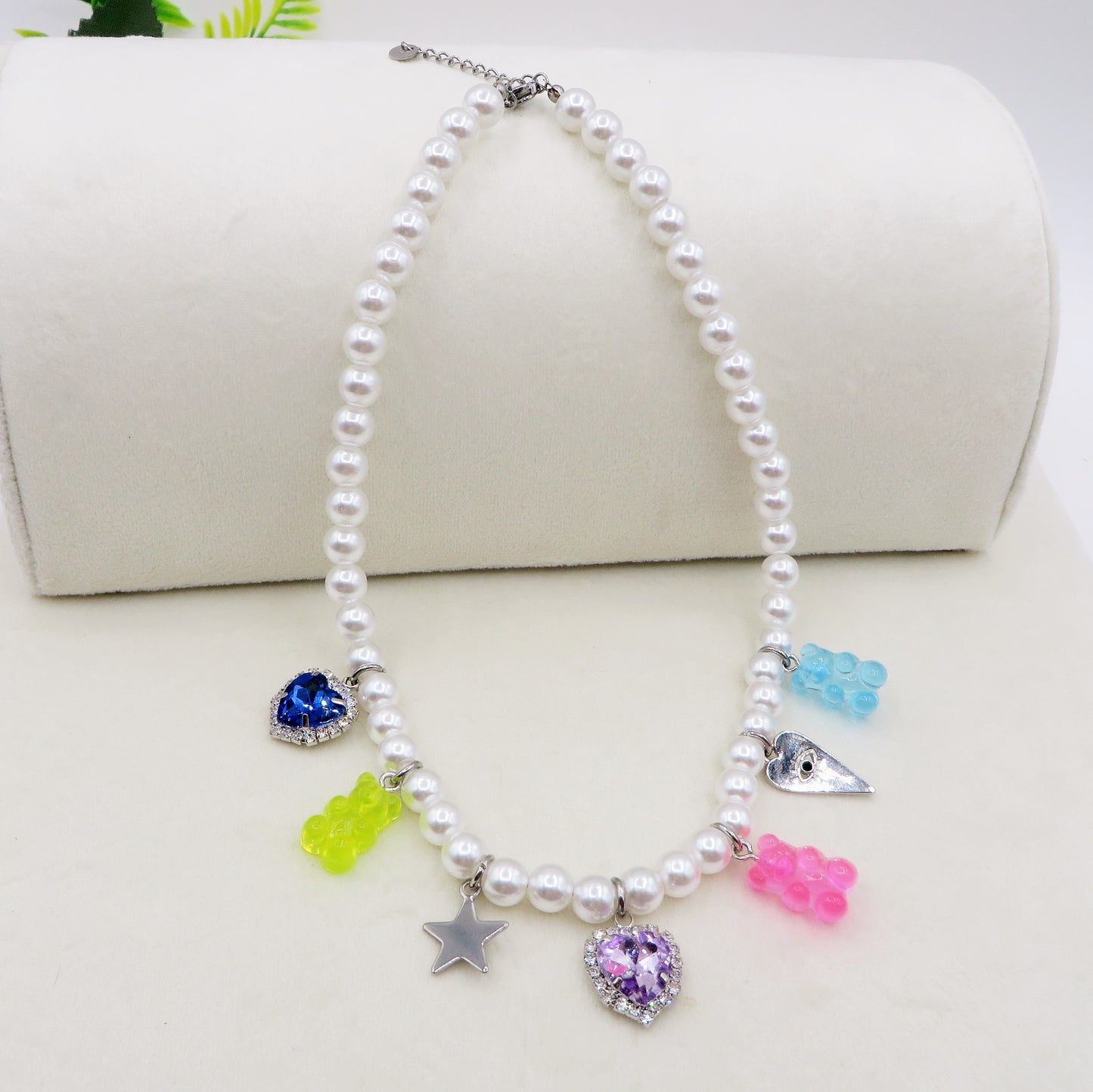 FANTASY - Base silver - Collana perle e charms rainbow