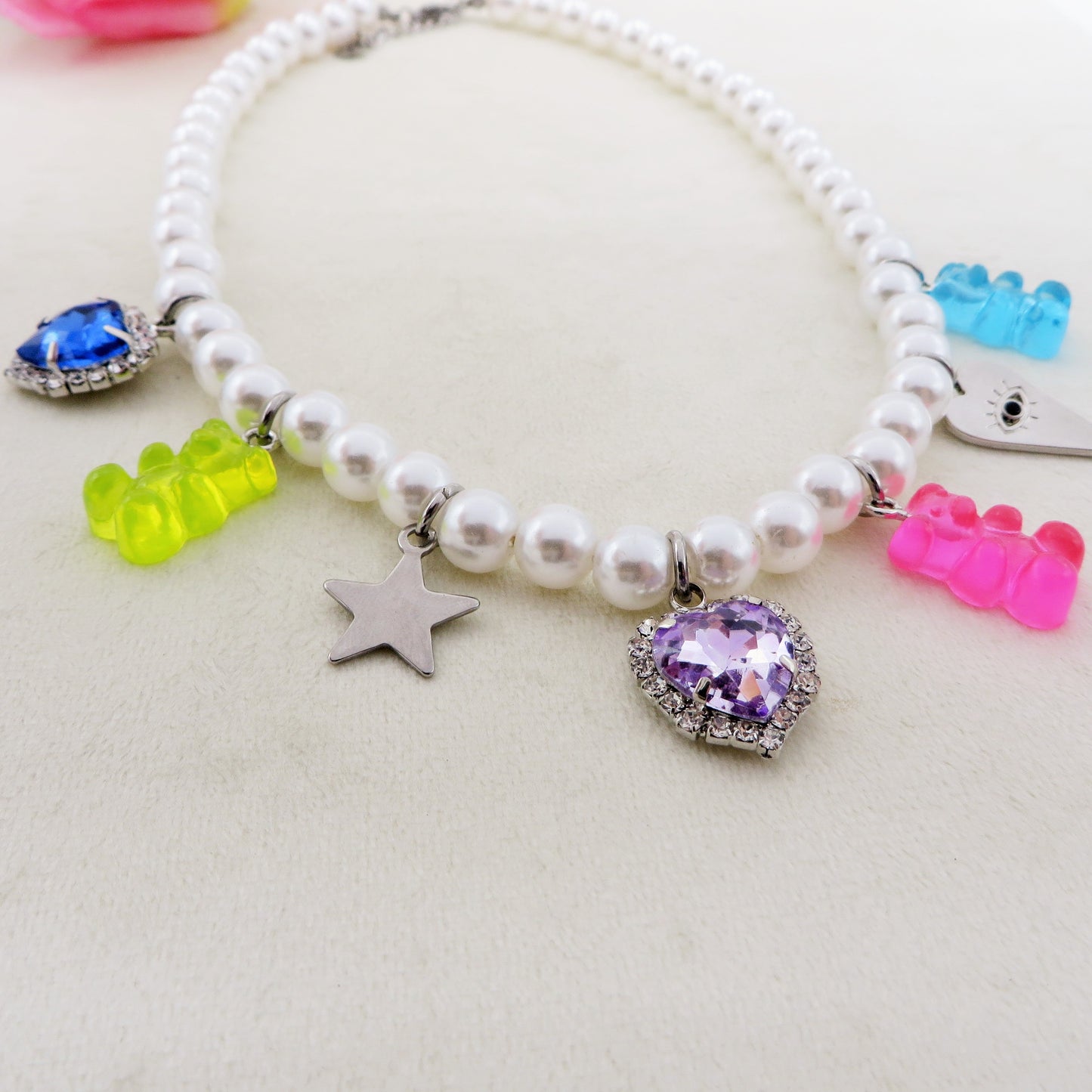 FANTASY - Base silver - Collana perle e charms rainbow