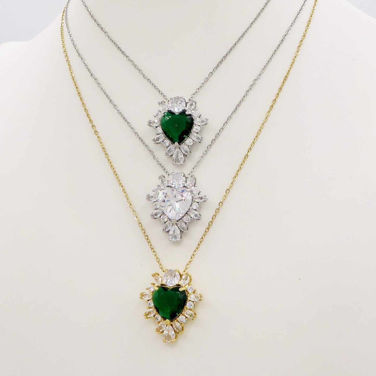 CHRISTY Cuore Sacro ~ ACCIAIO INOSSIDABILE - Collana con maxi pendente cuore sacro in cubic zirconia