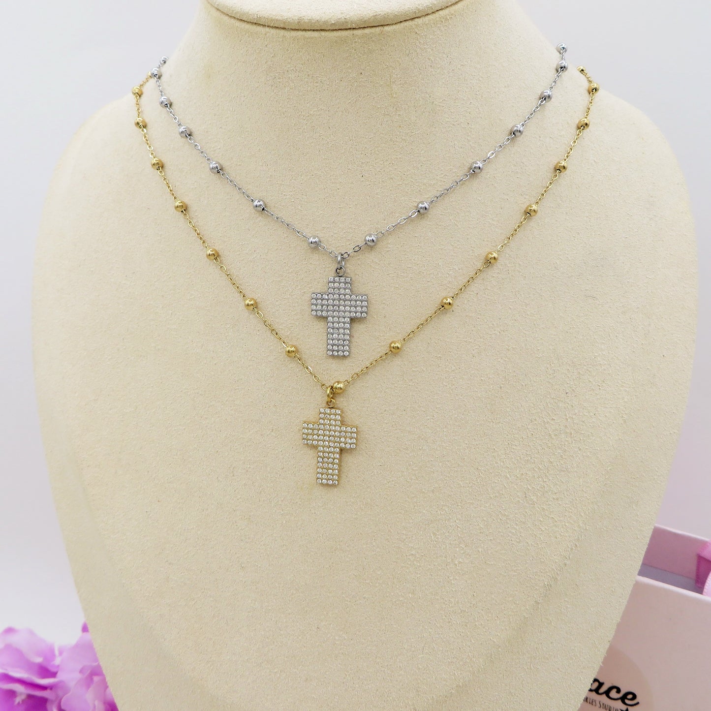 PHOEBE ROSARY - ACCIAIO INOSSIDABILE - Collana con pendente croce squadrata in cubic zirconia