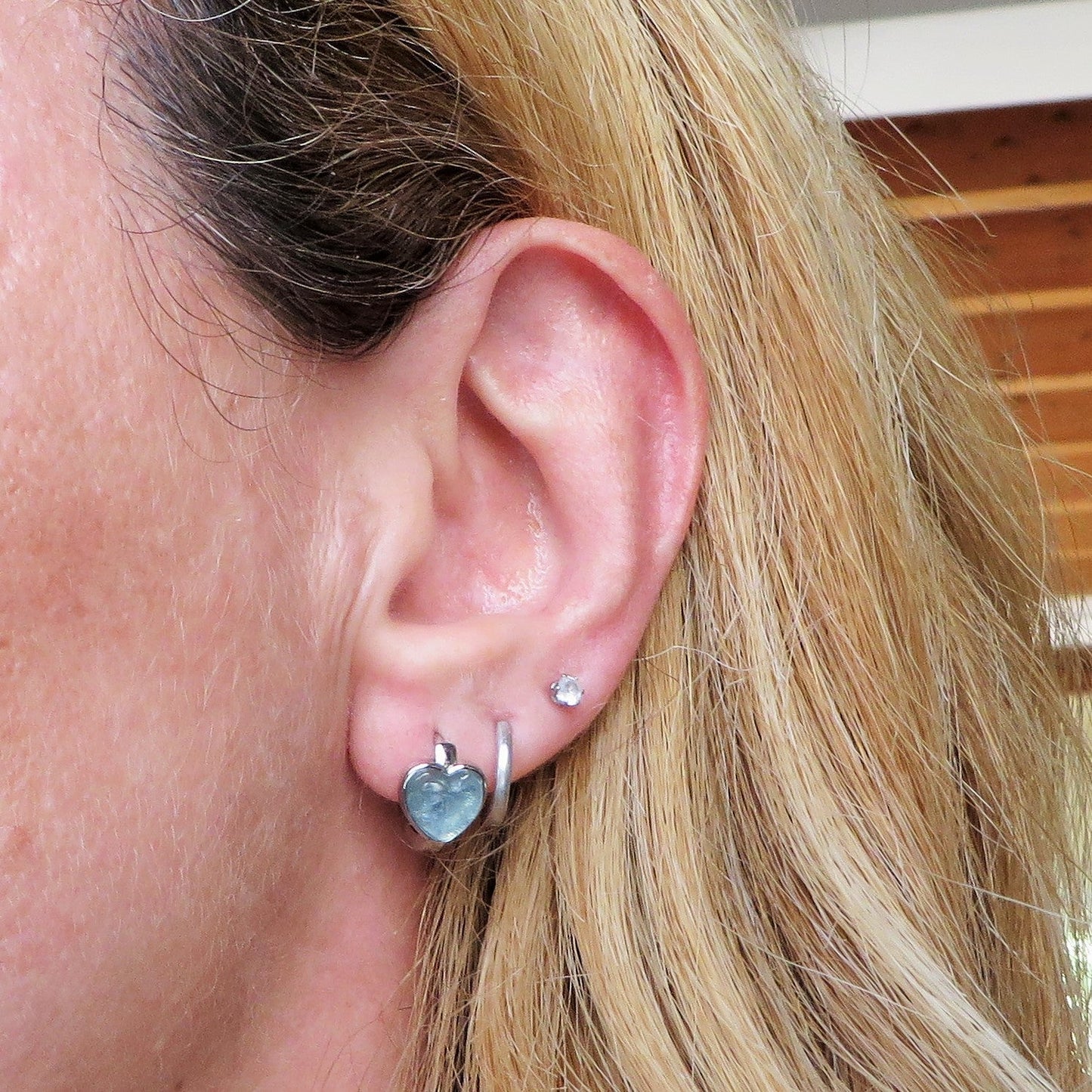 NAYELI - Hoops in ACQUAMARINA a forma di cuore - Orecchini mini cerchi