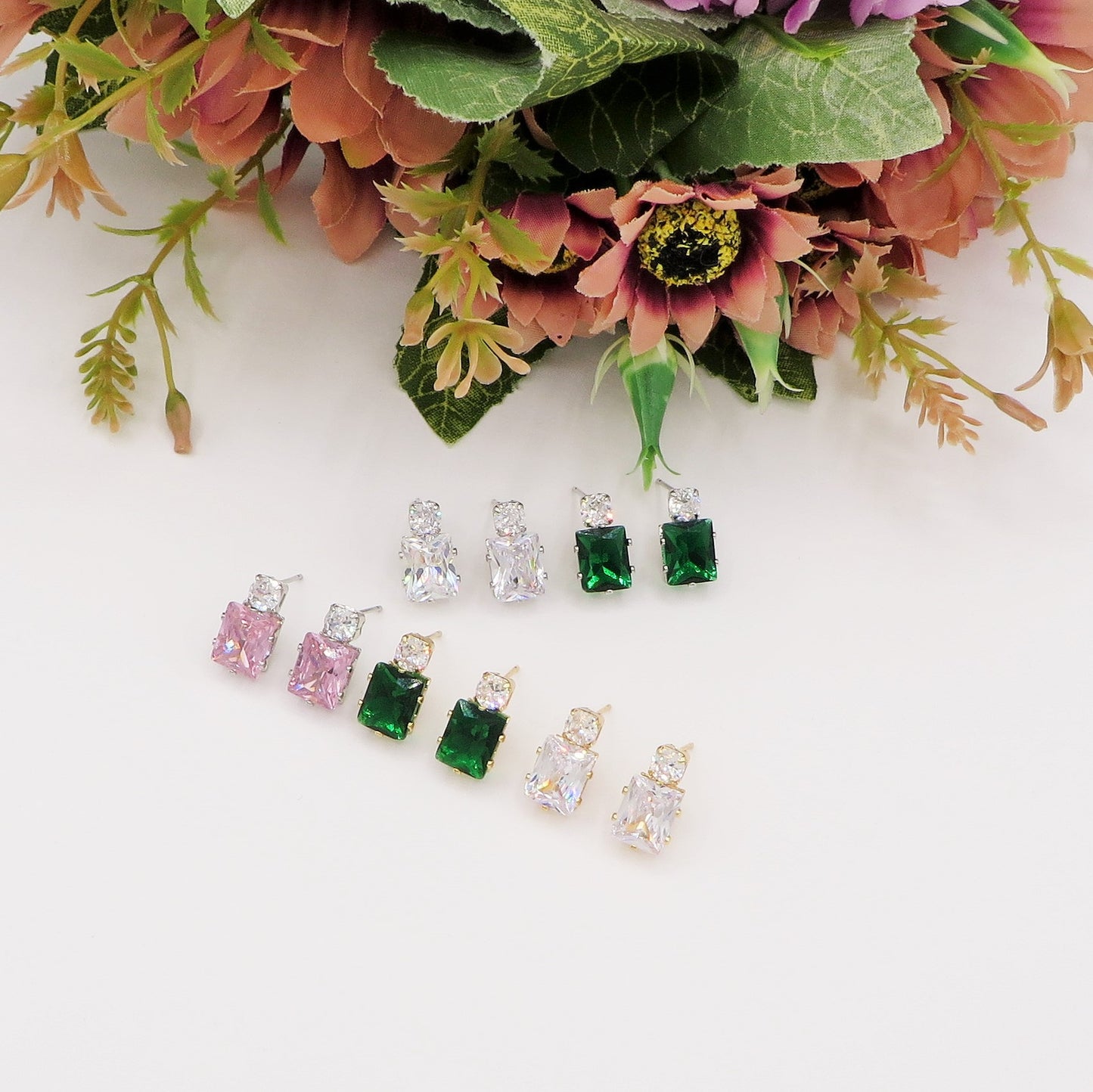 CHRISTY mini pendente - Orecchini pendenti in cubic zirconia taglio smeraldo