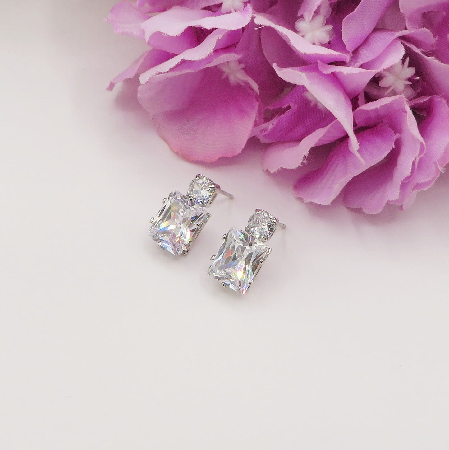 CHRISTY mini pendente - Orecchini pendenti in cubic zirconia taglio smeraldo