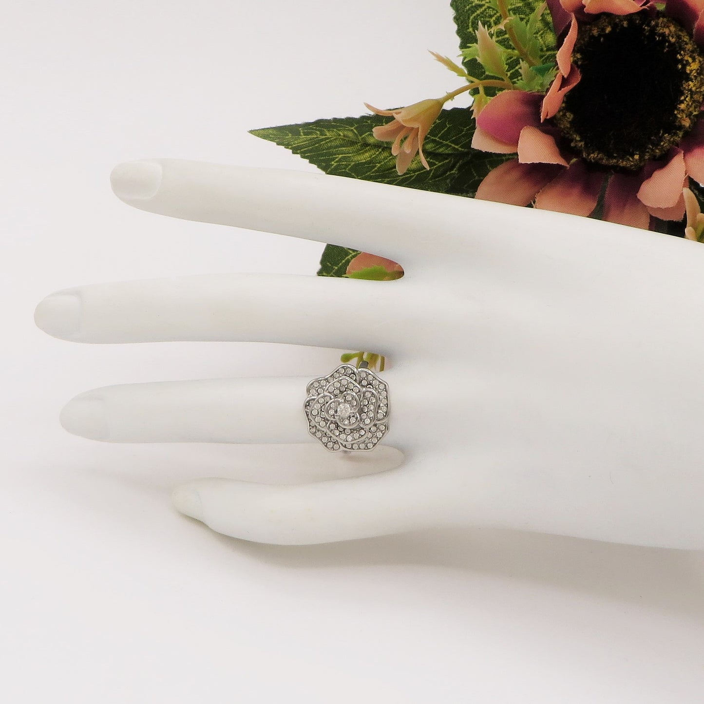 CAMELIA ~ ACCIAIO INOSSIDAILE~ Anello fiore zirconato in cubic zirconia