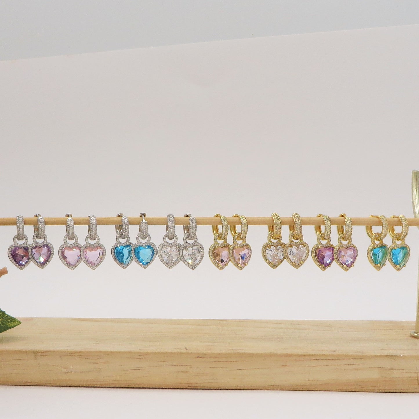 AURORA HOOPS ~ Orecchini mini cerchi zirconati FULL in Cubic Zirconia a forma di cuore