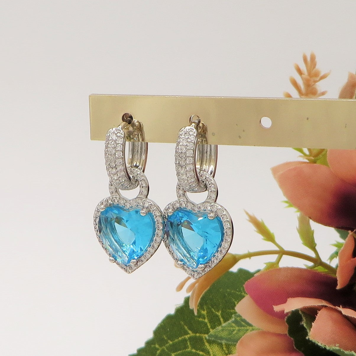 AURORA HOOPS ~ Orecchini mini cerchi zirconati FULL in Cubic Zirconia a forma di cuore