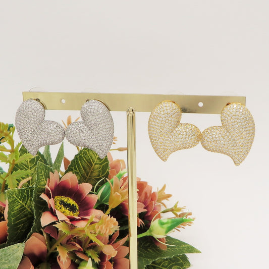 FERGIE ~ Orecchini bottone con maxi cuore zirconato