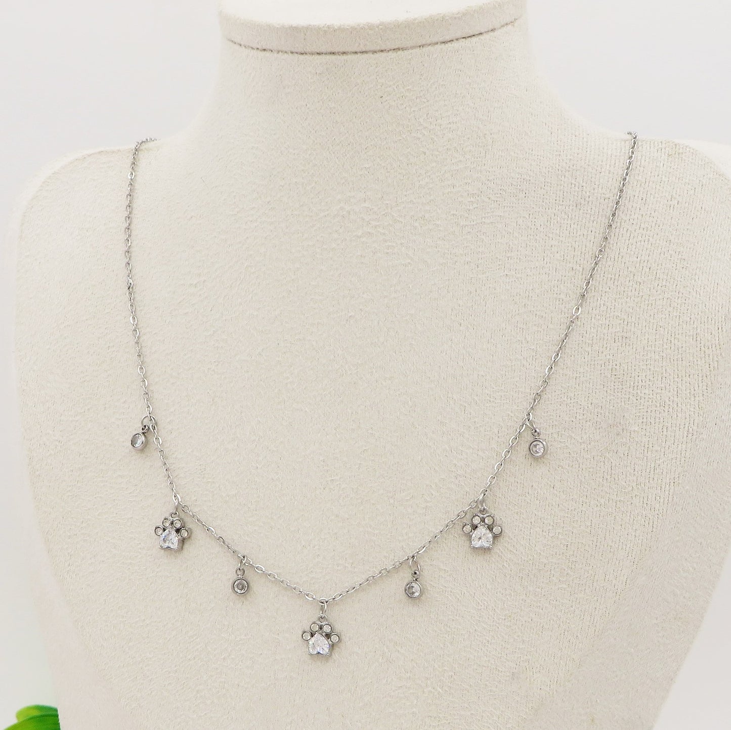 NORI - ACCIAIO INOSSIDABILE - Collana con pendenti ZAMPA - ZAMPE + PUNTI LUCE in cubic zirconia