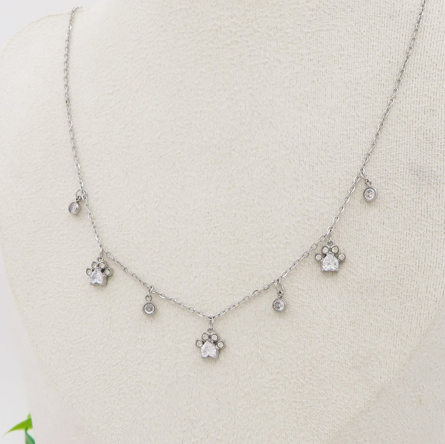 NORI - ACCIAIO INOSSIDABILE - Collana con pendenti ZAMPA - ZAMPE + PUNTI LUCE in cubic zirconia