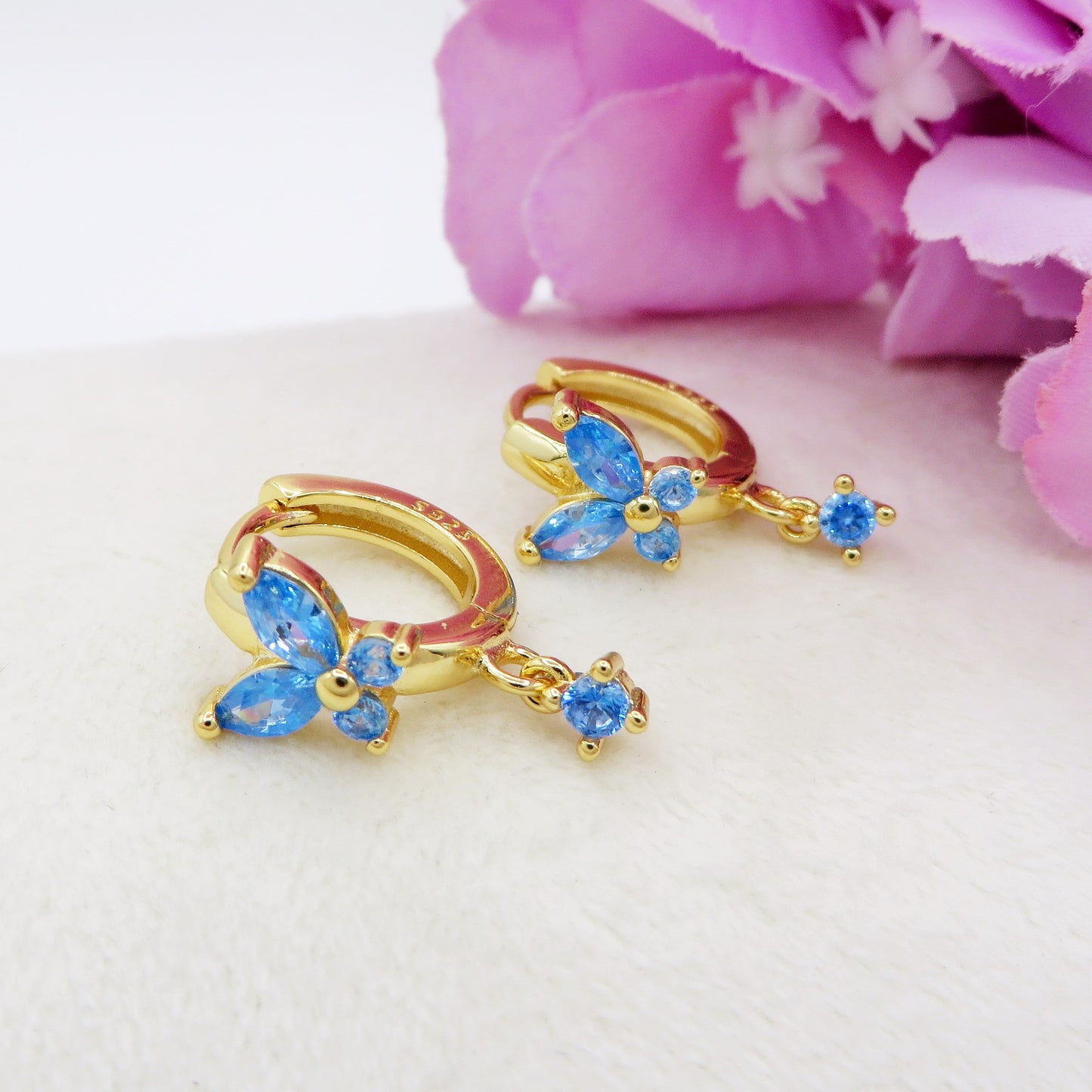 BUTTERFLY HOOP ~ Orecchino ARGENTO 925 cerchietto con farfalla in cubic zirconia ~ Mono orecchino
