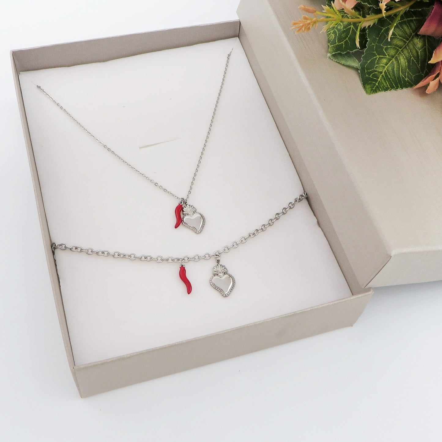 SACRED LUCKY ~ Bracciale ACCIAIO INOSSIDABILE con cuore sacro e cornetto