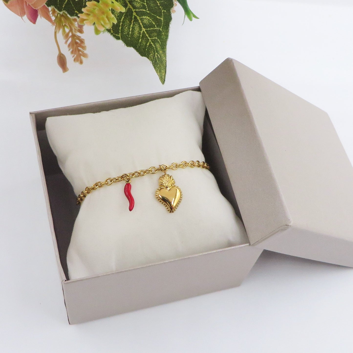 SACRED LUCKY ~ Bracciale ACCIAIO INOSSIDABILE con cuore sacro e cornetto
