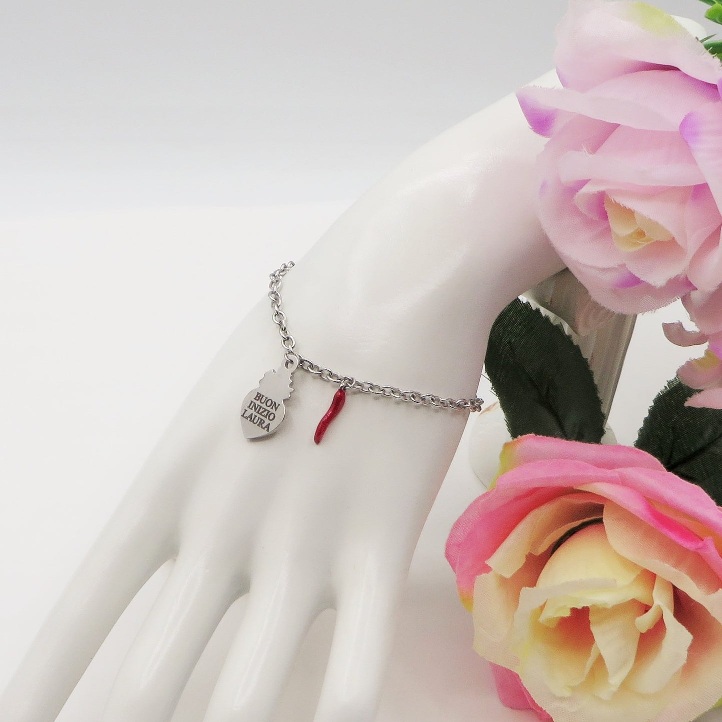 SACRED LUCKY ~ Bracciale ACCIAIO INOSSIDABILE con cuore sacro e cornetto