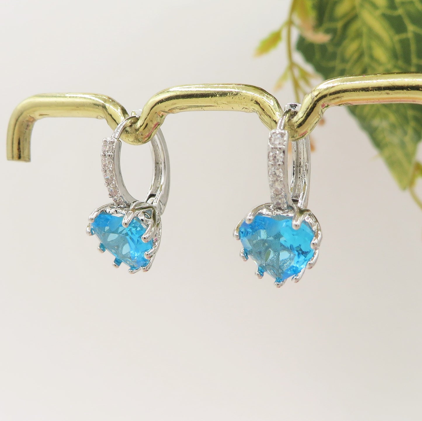 Béatrice - Orecchini monachella con cubic zirconia a forma di cuore