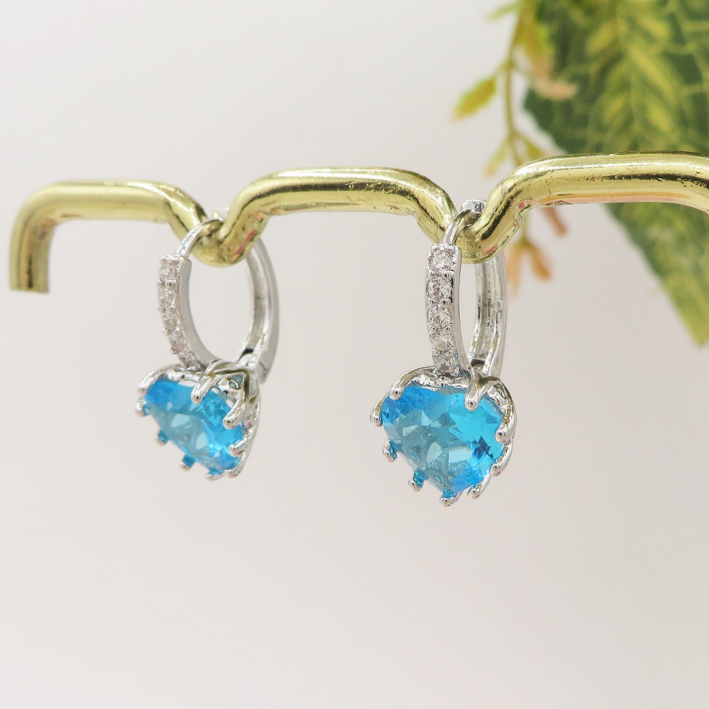 Béatrice - Orecchini monachella con cubic zirconia a forma di cuore