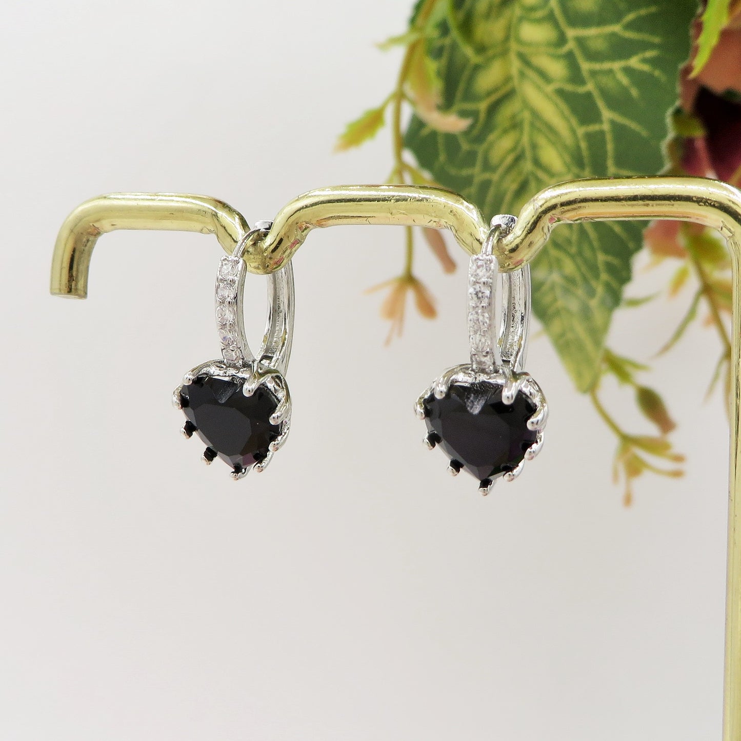 Béatrice - Orecchini monachella con cubic zirconia a forma di cuore