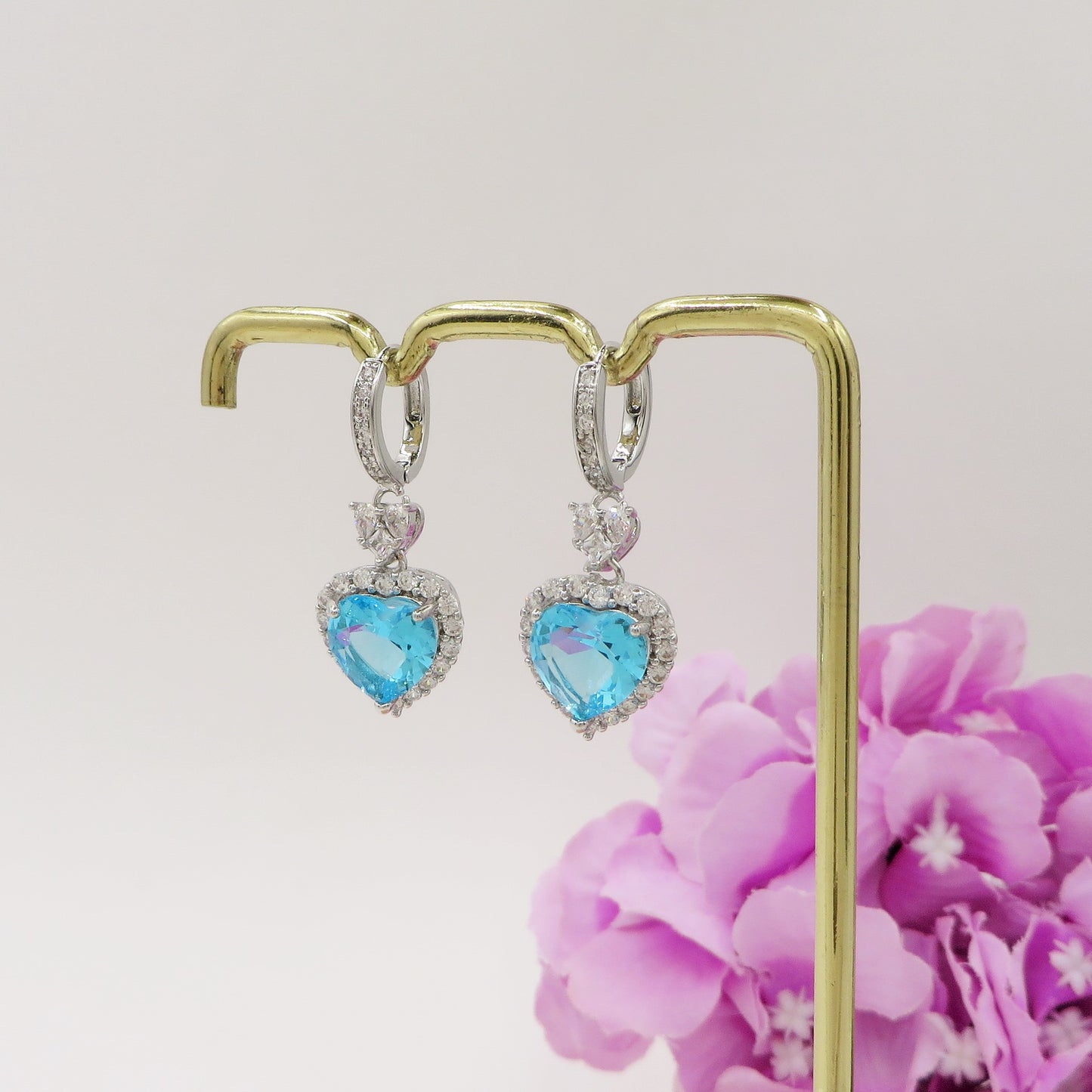 Desirée - Orecchini monachella con cubic zirconia a forma di cuore