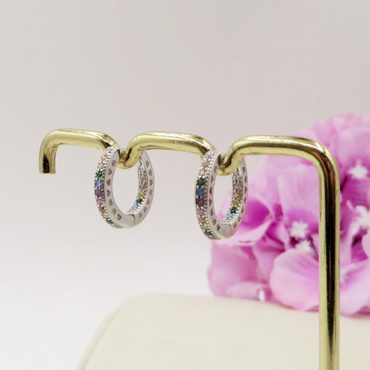 KEIRA ~ Argento 925 Orecchini mini hoops con cuoricini laterali