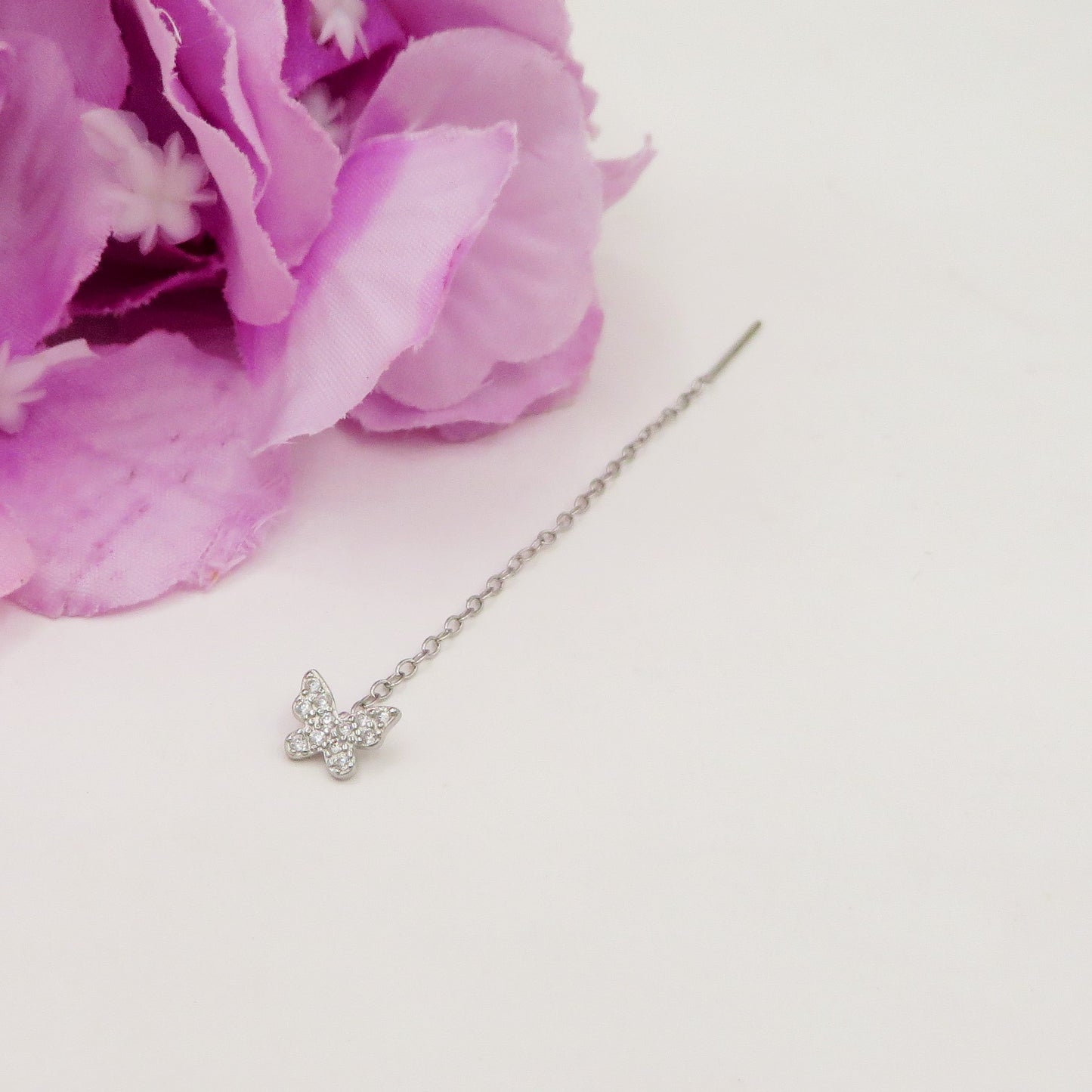 SHINY BUTTERFLY - ARGENTO 925 ~ Orecchino filo pendente con farfalla zirconata - saliscendi