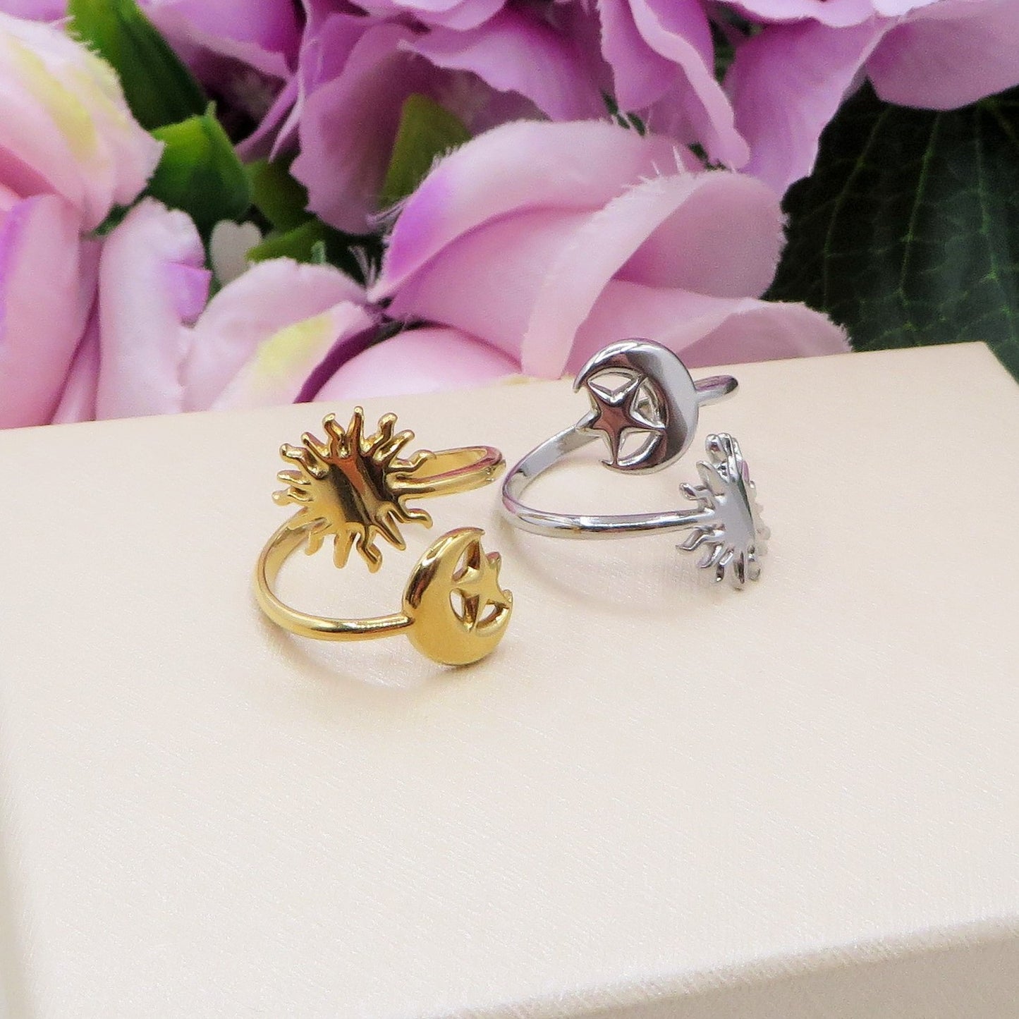 Daenerys - Anello regolabile con SOLE E LUNA contrariè in ACCIAIO inossidabile
