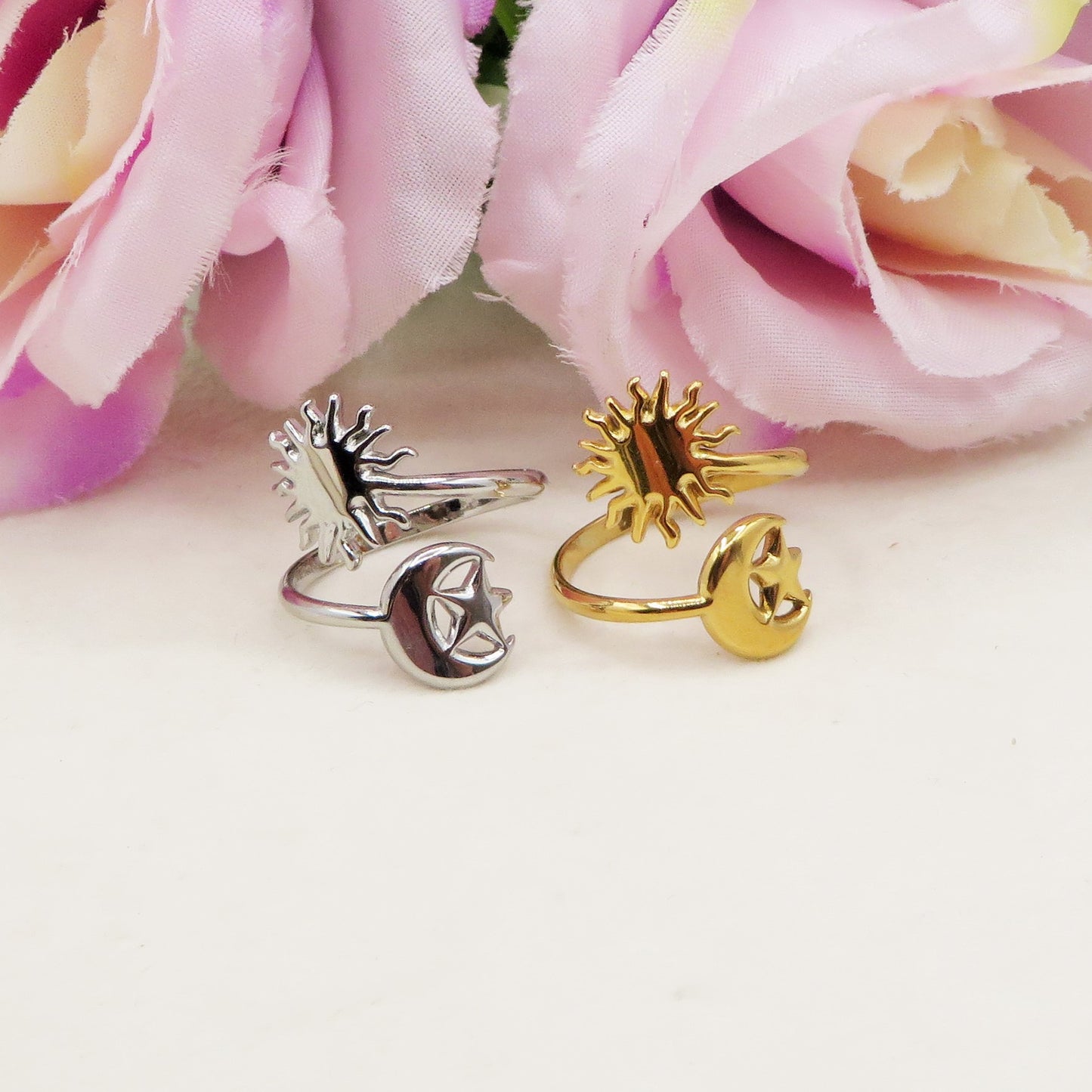 Daenerys - Anello regolabile con SOLE E LUNA contrariè in ACCIAIO inossidabile