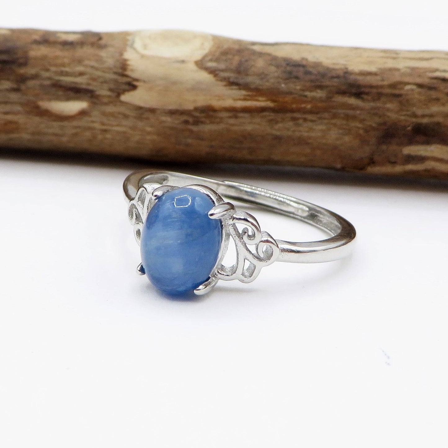 NILAMANI ~ Anello regolabile in CIANITE blu naturale