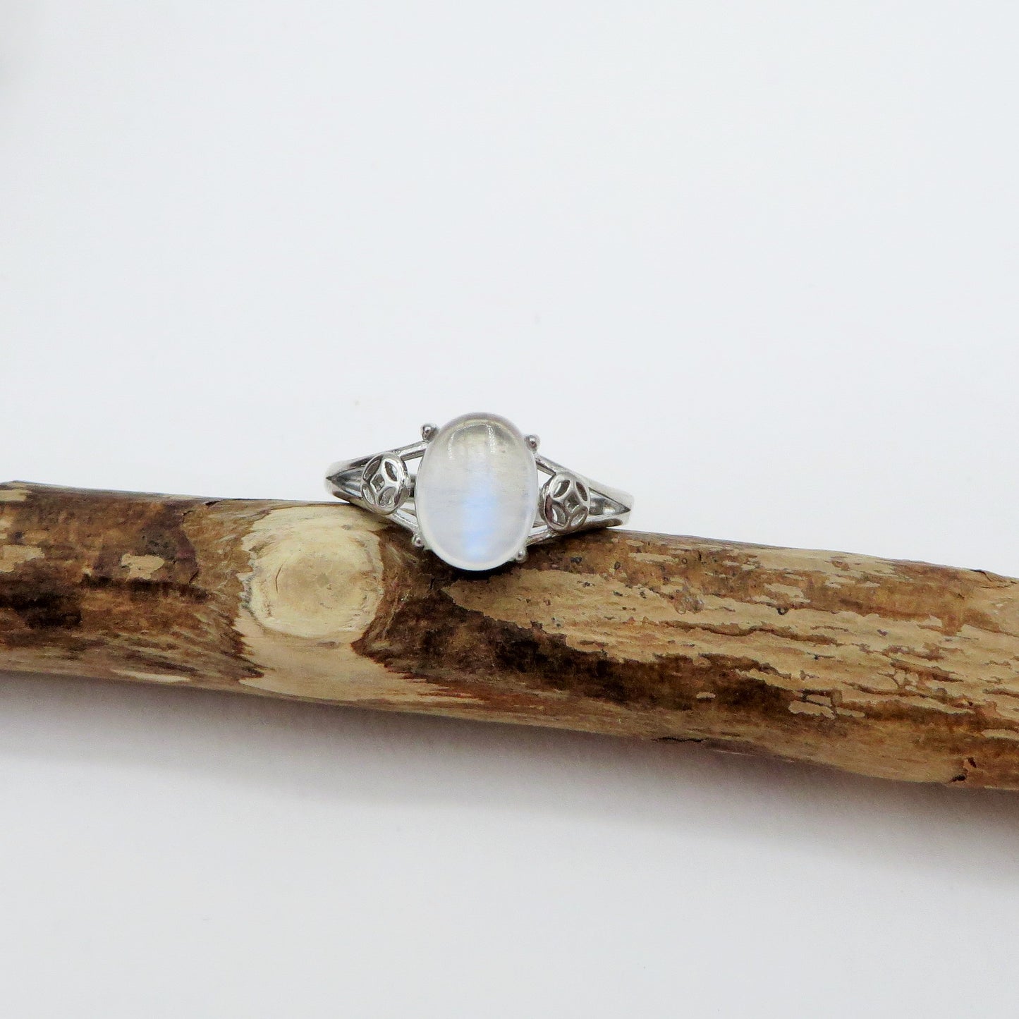 BOHEMIAN DEVA ~ Anello regolabile in Pietra di Luna - MoonStone naturale