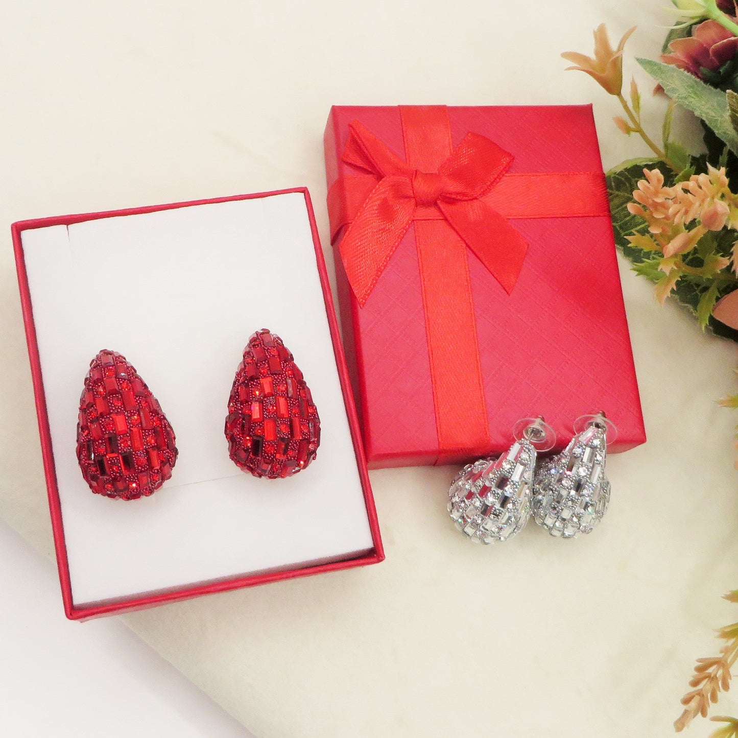 DROP HOLIDAY ~ Orecchini goccia con pietre, glitter e cristalli