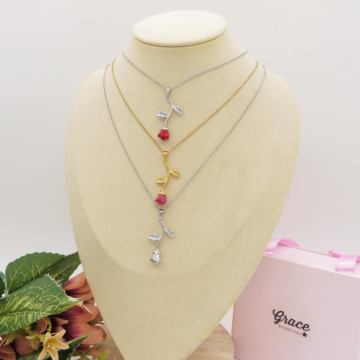 LIFE ROSE - ACCIAIO INOSSIDABILE- collana con rosa pendente