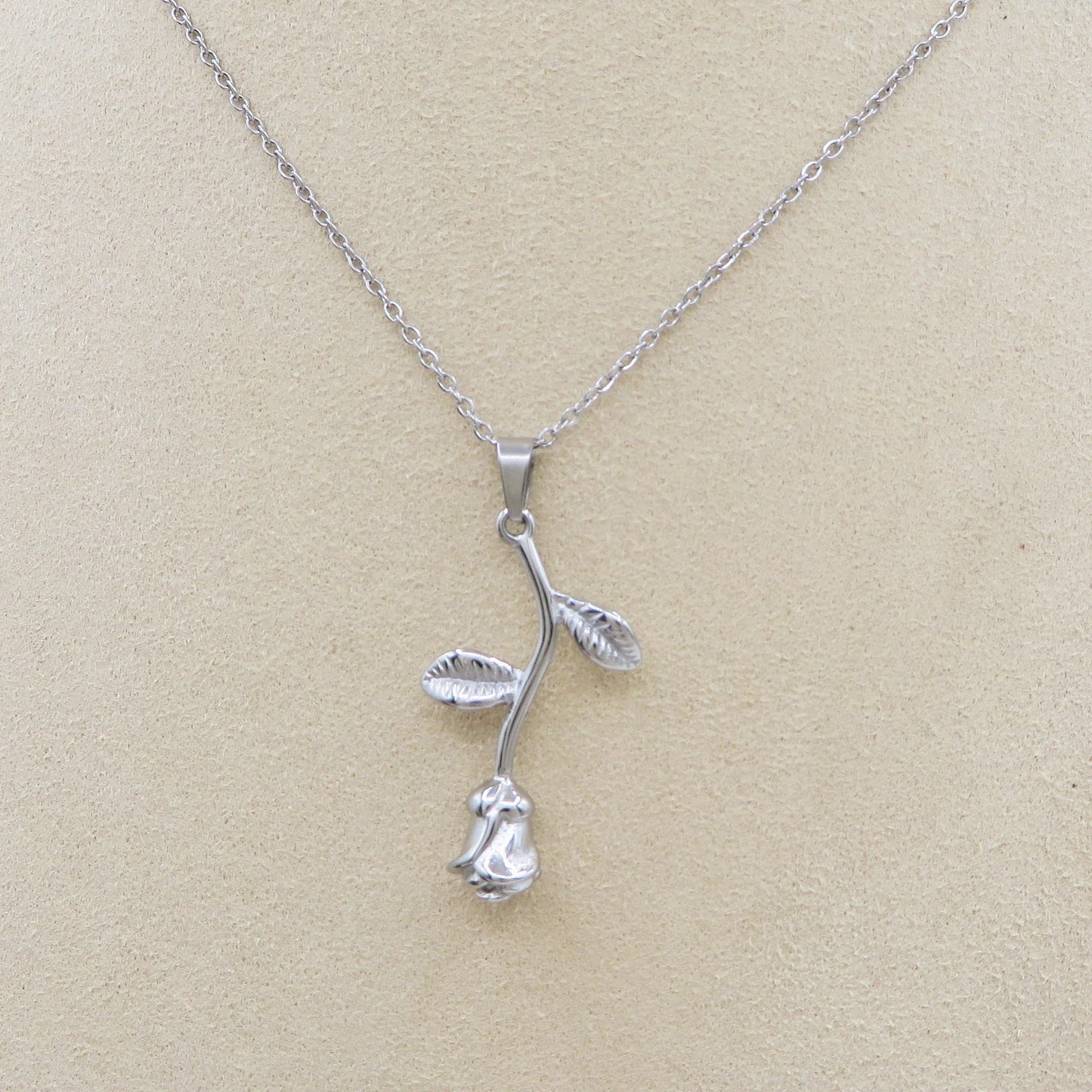 LIFE ROSE - ACCIAIO INOSSIDABILE- collana con rosa pendente