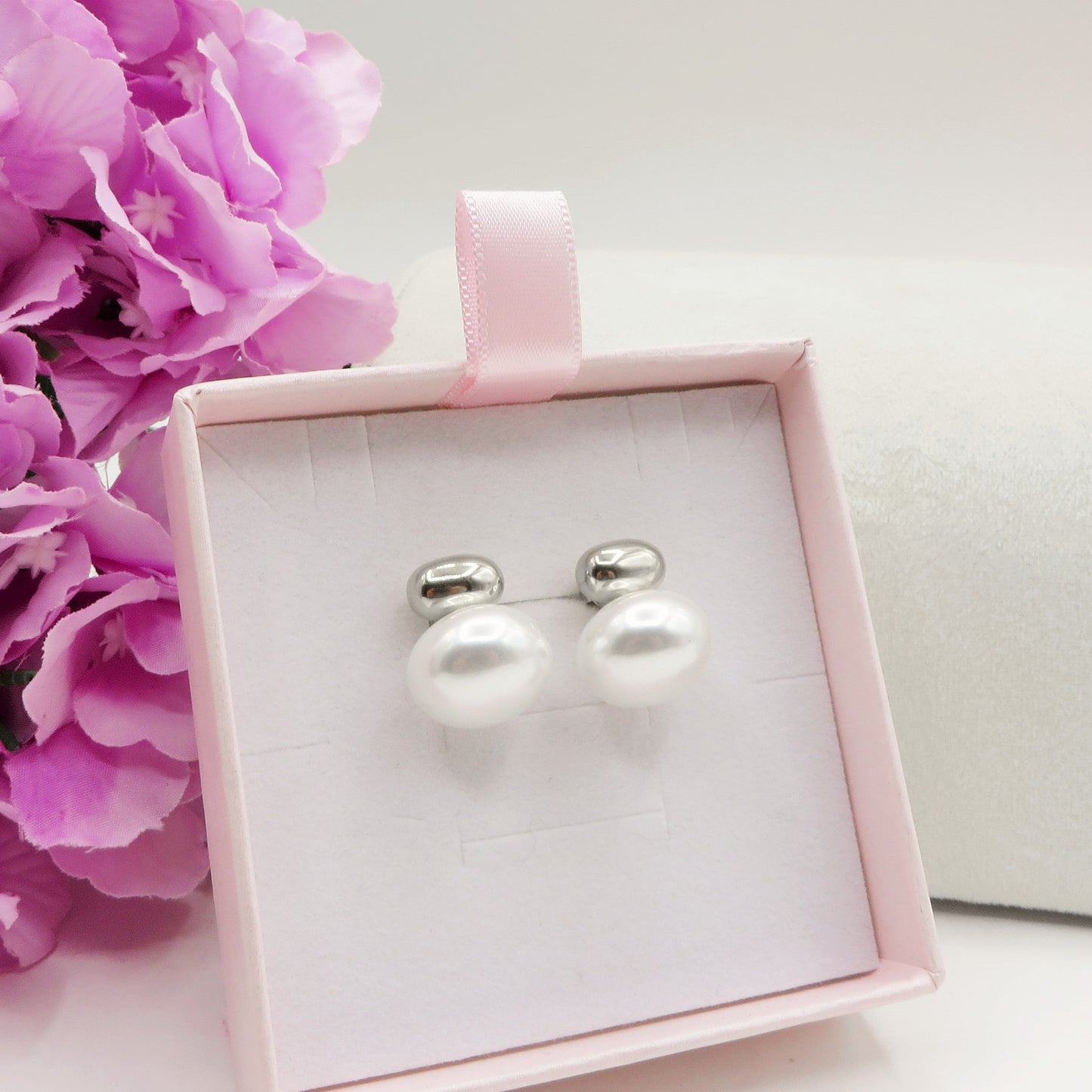 AMY bottone pearls - ACCIAIO INOSSIDABILE ~ Orecchini bottone perla + acciaio