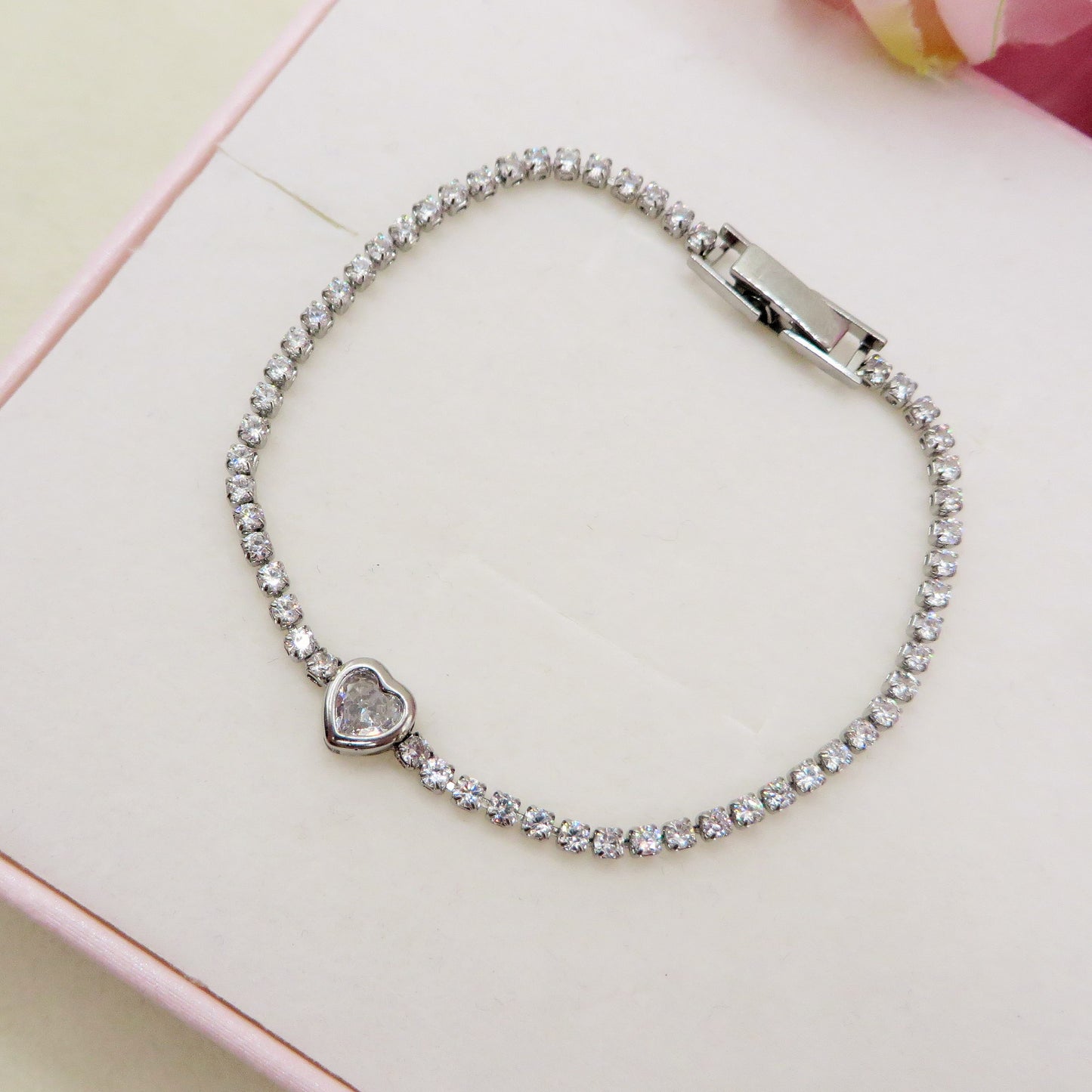 AURORA slim ~ ACCIAIO INOSSIDABILE - Bracciale tennis in cubic zirconia con cuore centrale