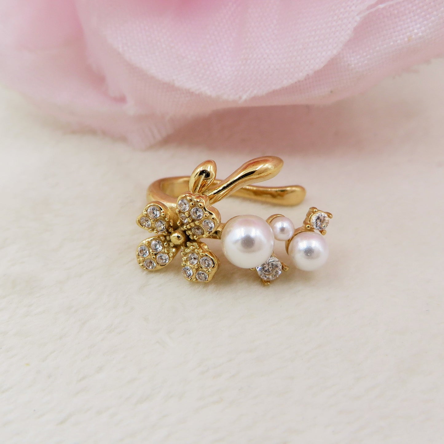 AMARYLLIS PEARLS EARCUFF ~ ACCIAIO Inossidabile orecchino Senza buco con fiori, perle e cubic zirconia