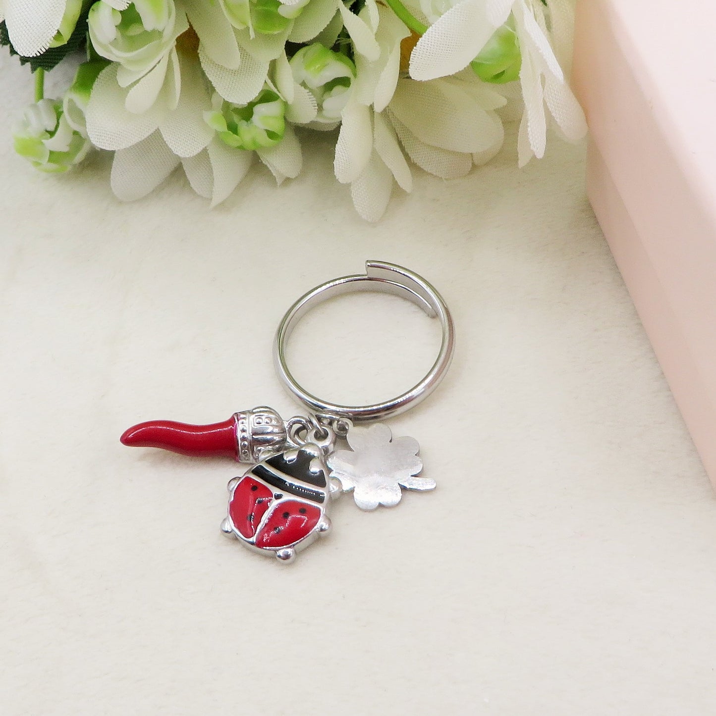 LADYBUG ~ Anello charms cornetto + coccinella e quadrifoglio ACCIAIO INOSSIDABILE