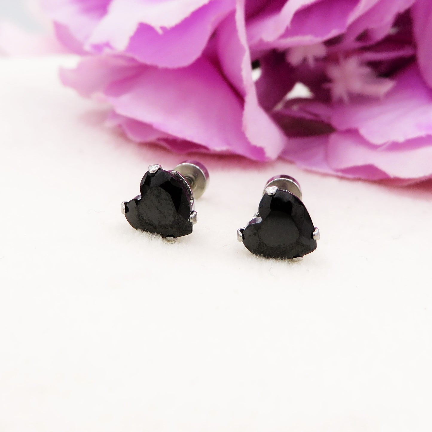 HEART PIERCING 1 paio PUNTI a cuore colours ~ ACCIAIO INOSSIDABILE chirurgico 316L ~ 2 PZ ~ 12 varianti colore ~ Orecchini piercing a lobo con zirconi per Helix, Trago, Flat e Lobo