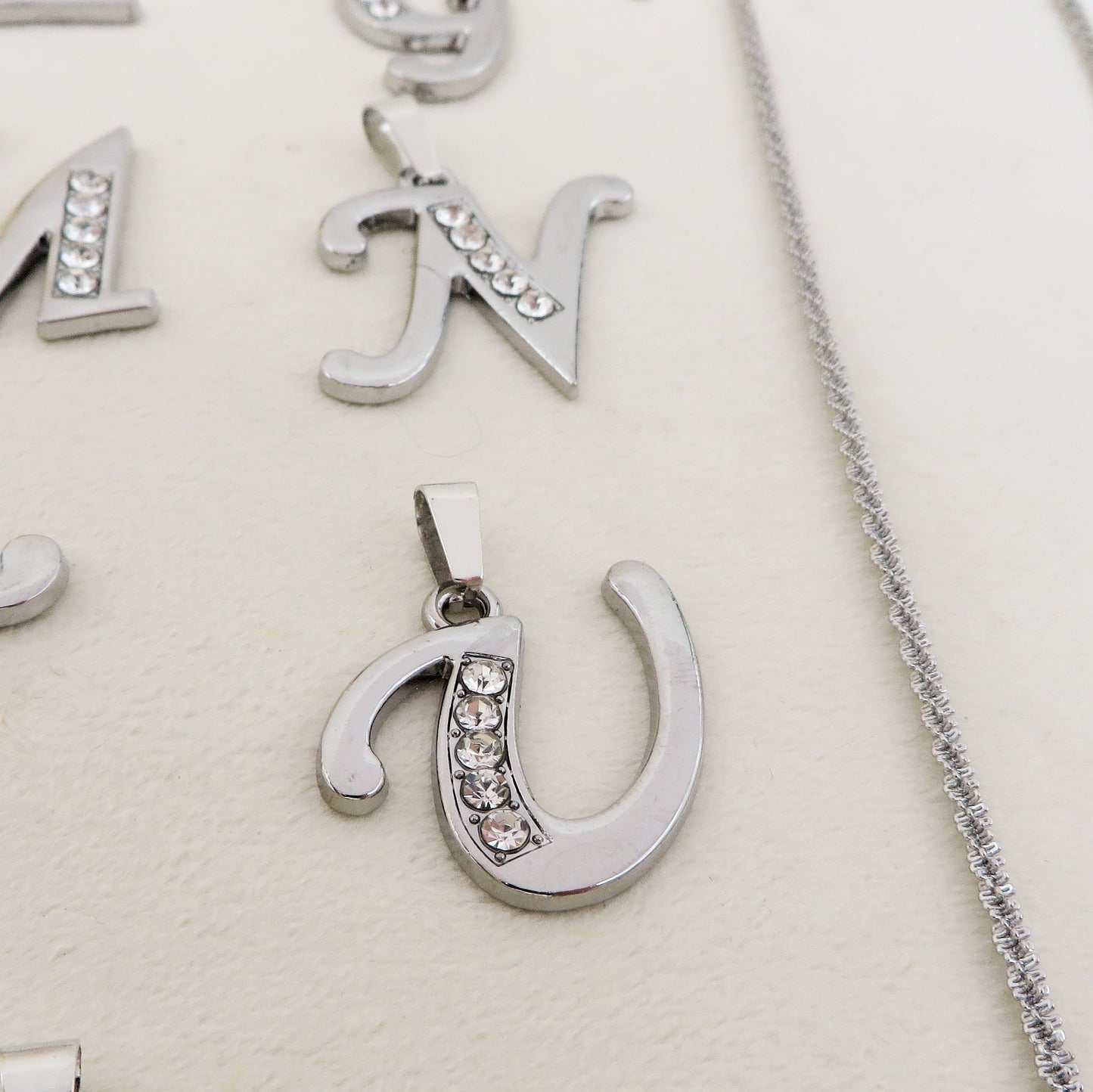 ENGLISH LUXURY INITIAL ~ Collana UNISEX maxi iniziale XL zirconata corsiva + catena diamantata o veneziana