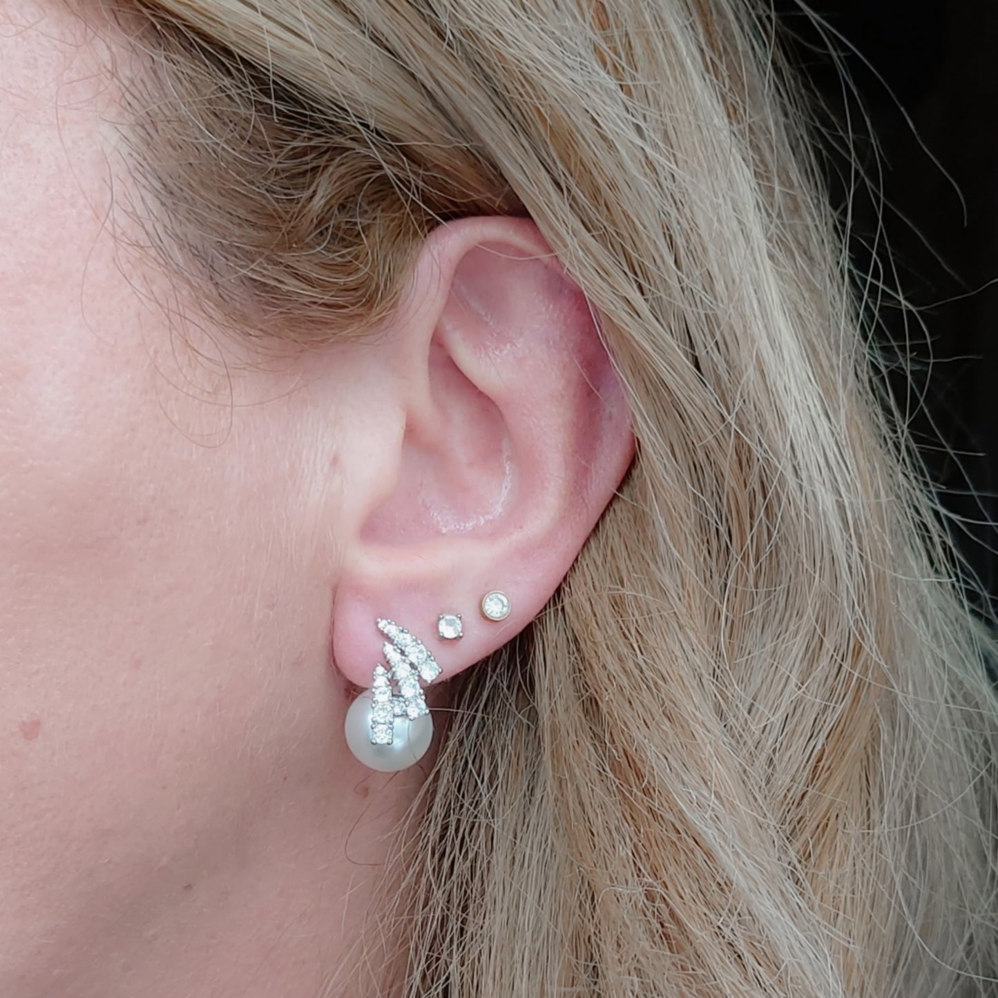 EDITH ~ orecchini bottone con perla retró + accessorio zirconato