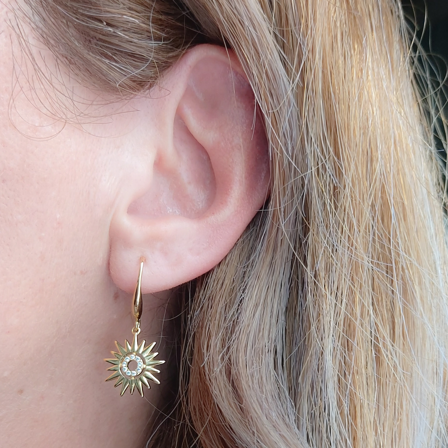 YOU'RE MY SUN monachella ~ Orecchini a monachella con sole e cubic zirconia in acciaio inossidabile