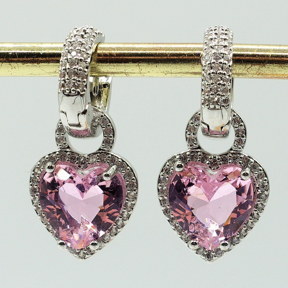 AURORA HOOPS ~ Orecchini mini cerchi zirconati FULL in Cubic Zirconia a forma di cuore