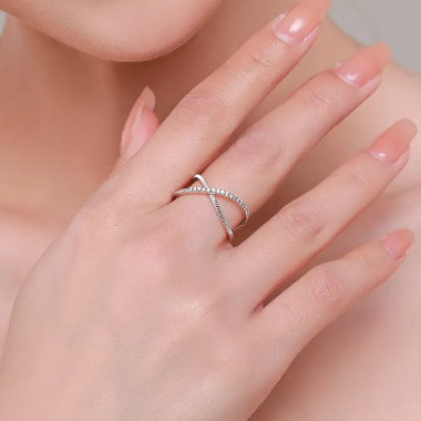 CRISS CROSS - ARGENTO 925 ~ Anello con cubic zirconia alta qualità