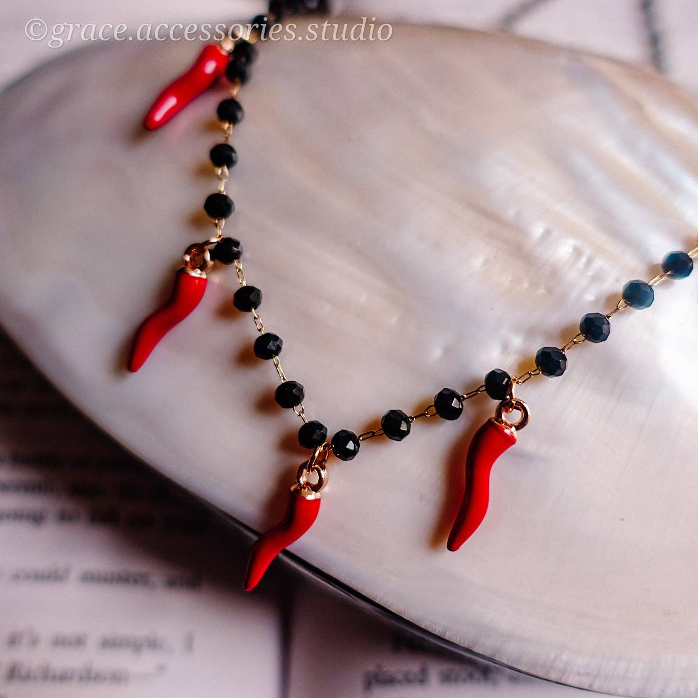 LUCKY Horns ~ ACCIAIO INOSSIDABILE - Collana rosario in cristallo con cornetti rossi portafortuna