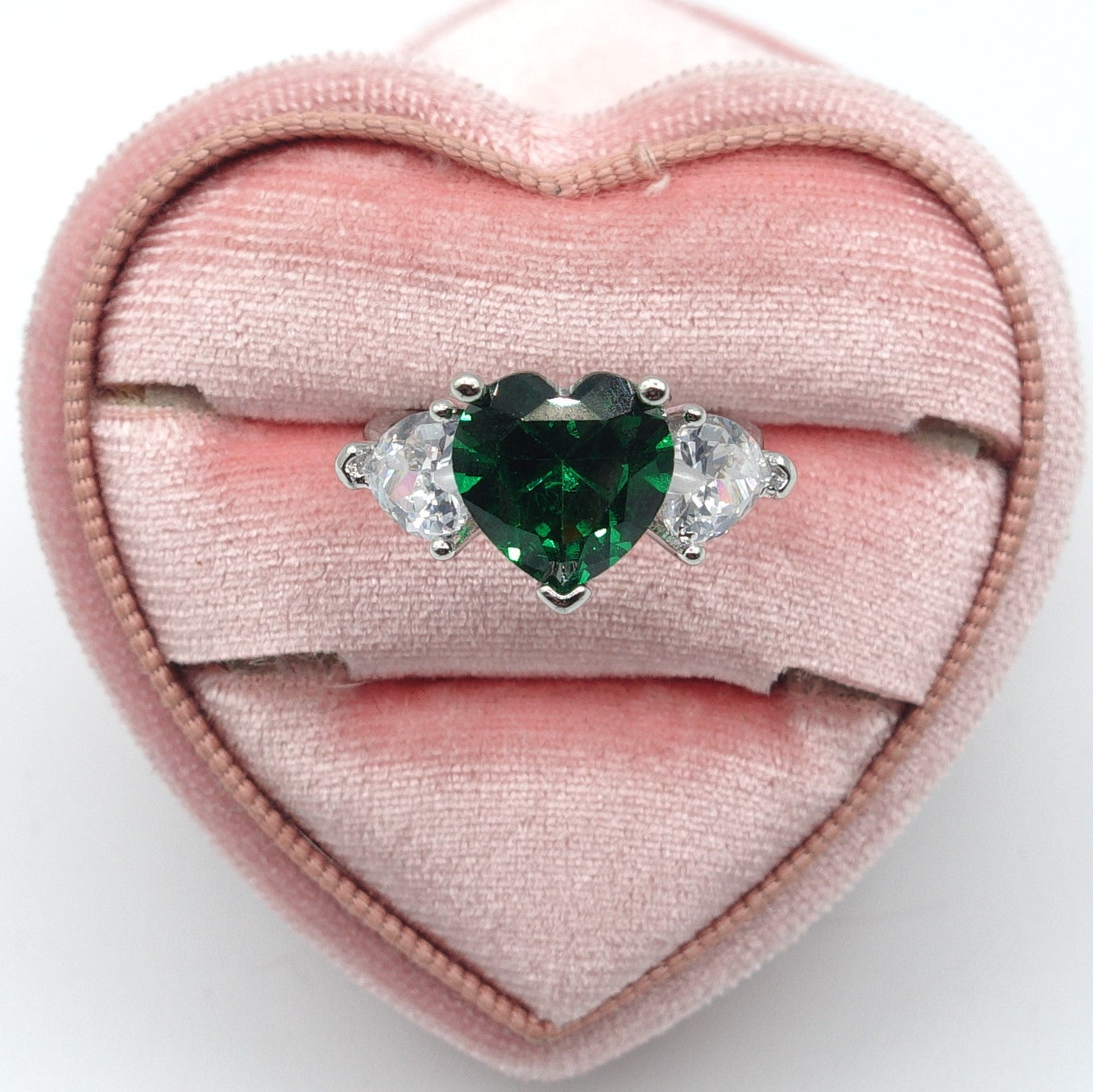 Diana Chunky ~ Anello cuori grandi con cubic zirconia a forma di cuore