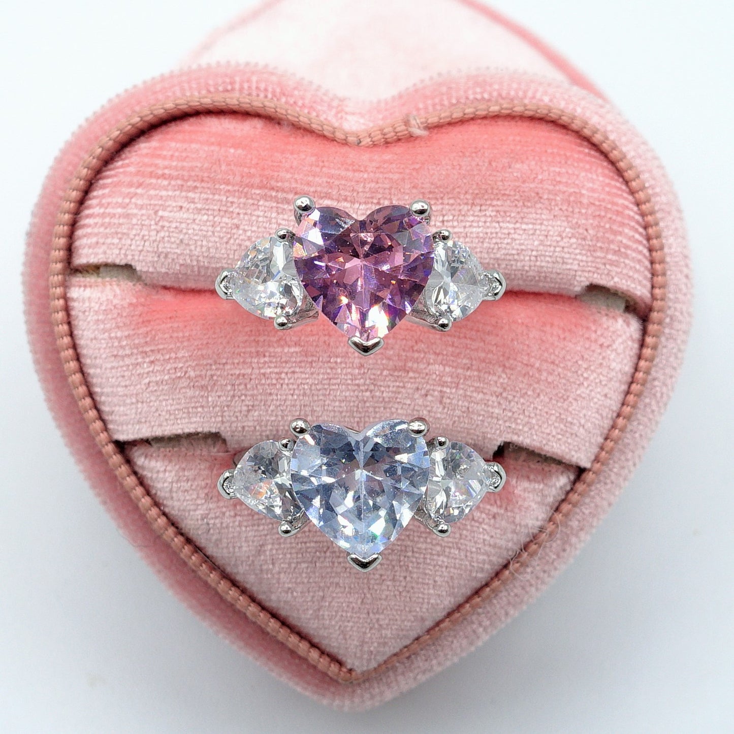 Diana Chunky ~ Anello cuori grandi con cubic zirconia a forma di cuore