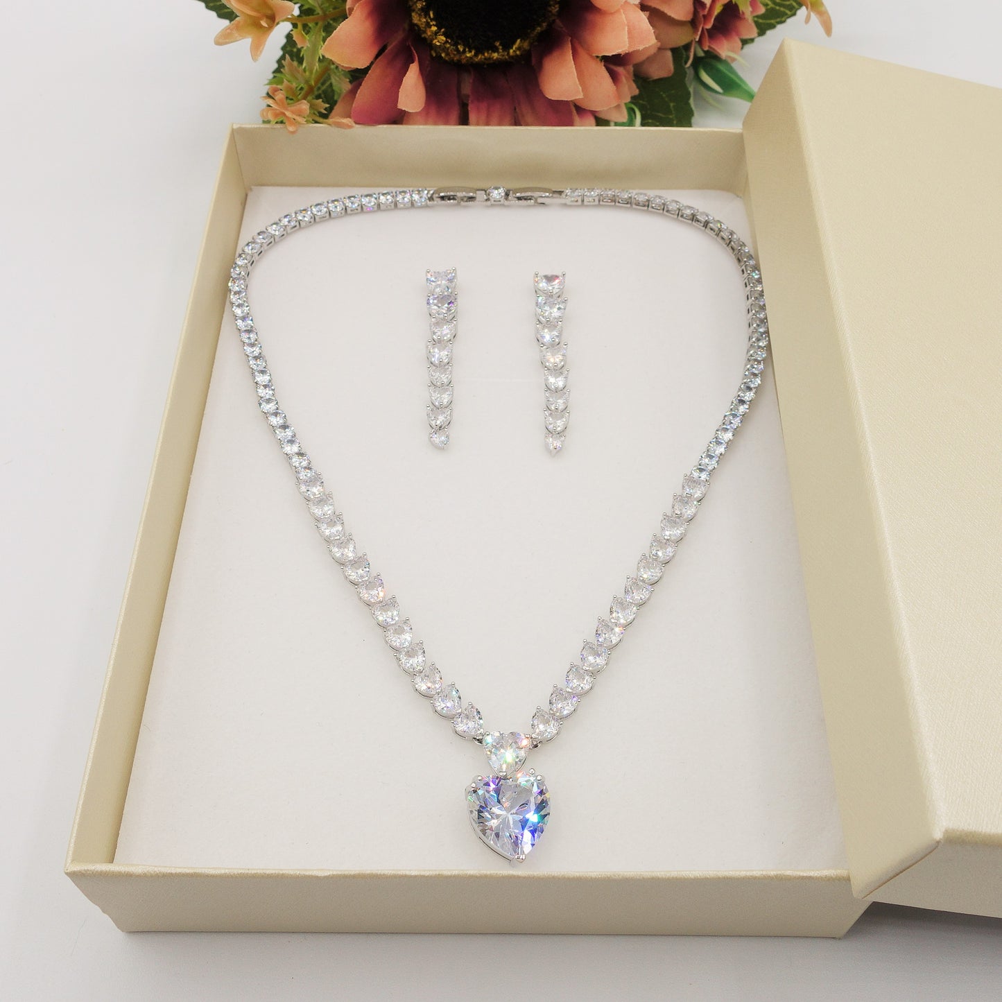 Set 3PZ CHANTELLE BIG HEART Collier Tennis+bracciale + Orecchini pendenti