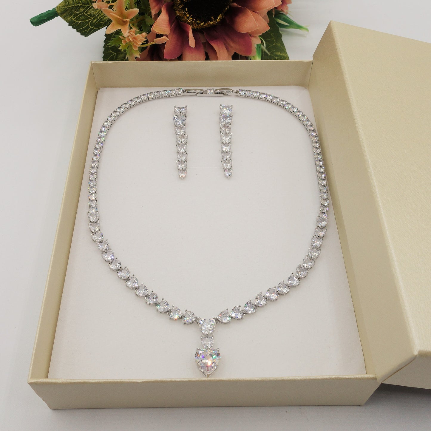 SET 3PZ CHANTELLE HEART Collier Tennis+bracciale + Orecchini pendenti